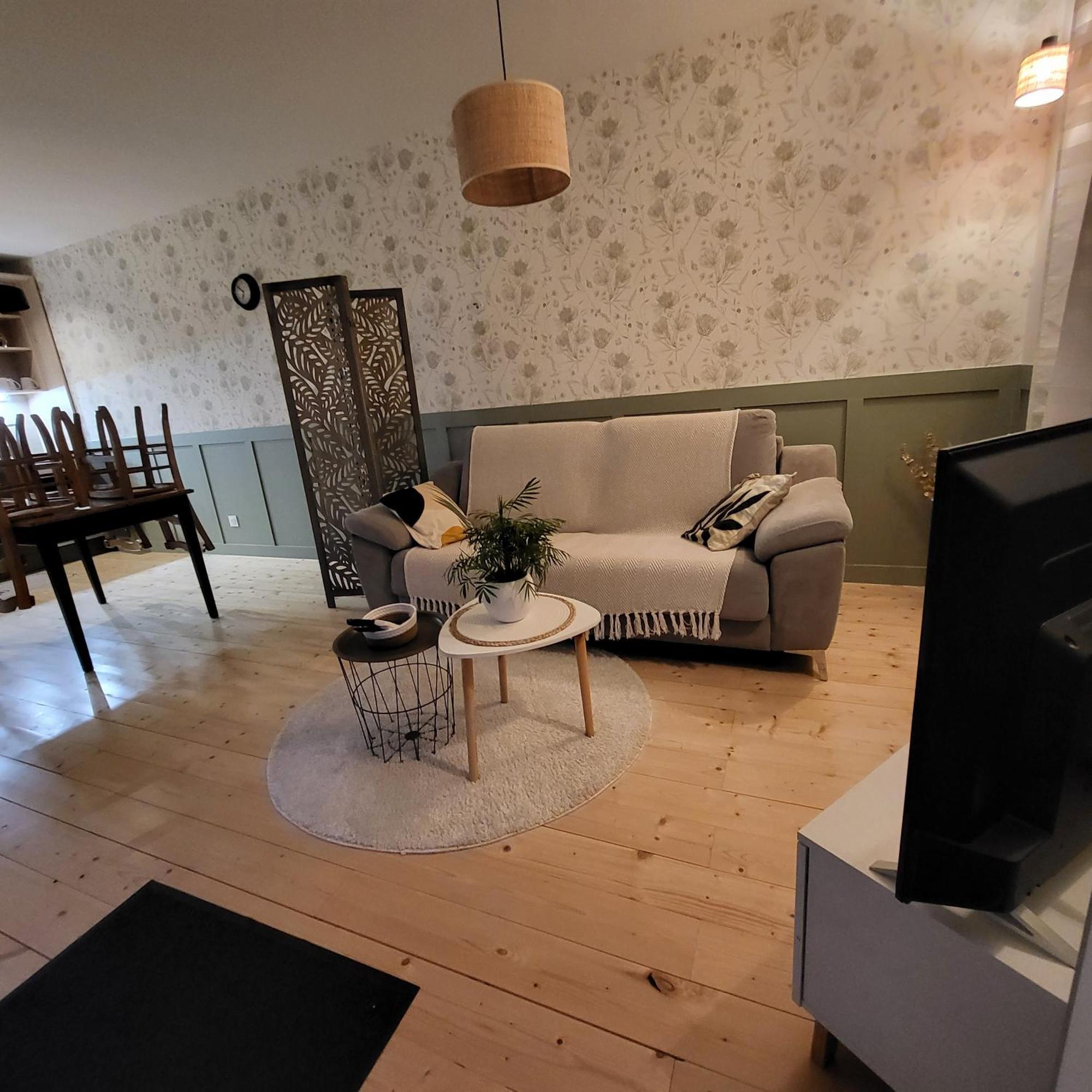 Le Nid Du Bosquet Apartment Issoire Exterior photo